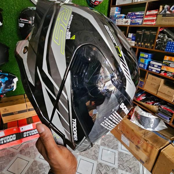 STUDDS Trooper D4 Race Decor Flip-Up Helmet – Black / Orange & Grey